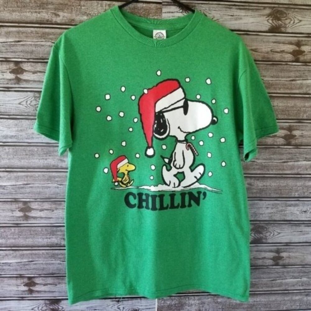 Peanuts Snoopy & Woodstock‎ Holiday Chillin Top